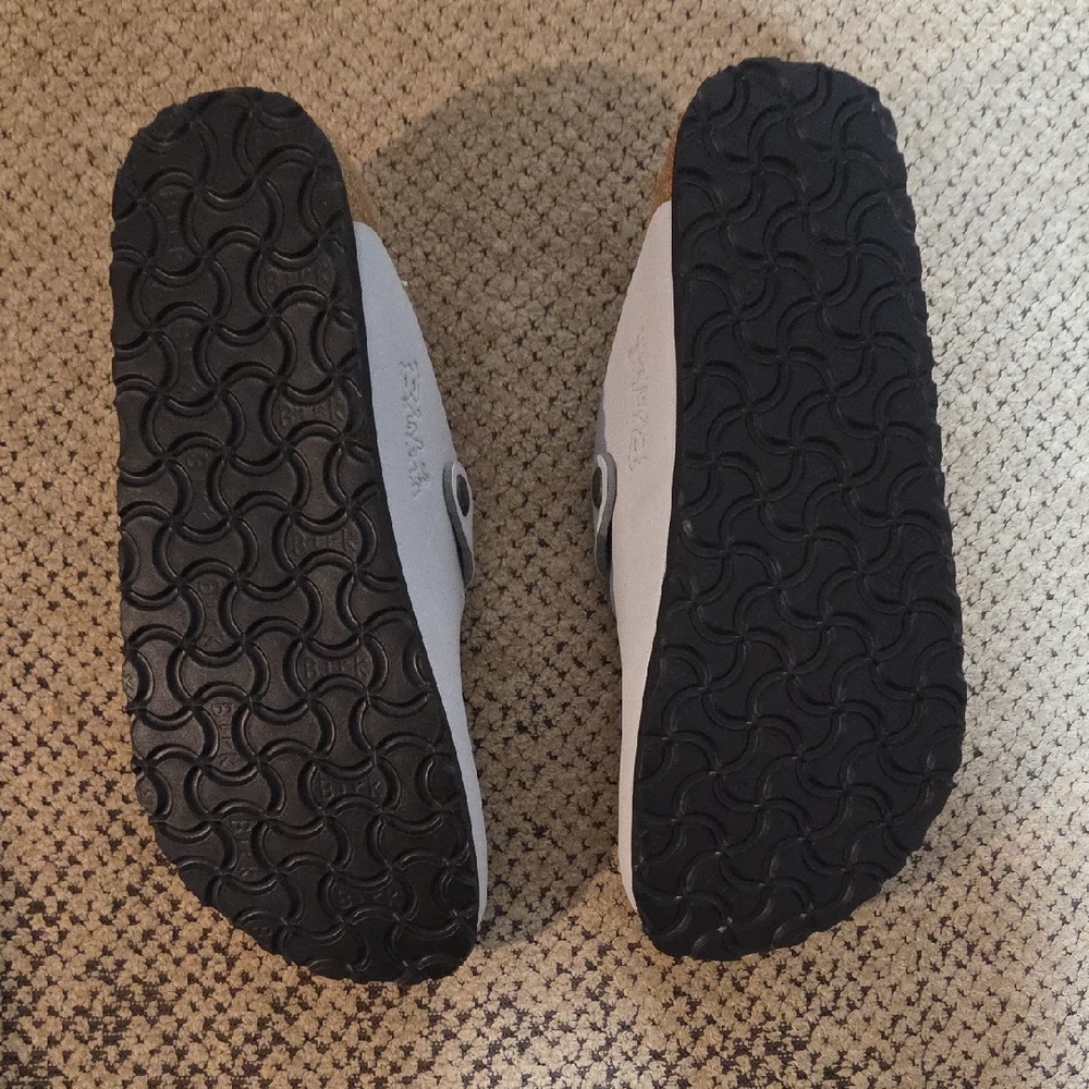Birki's Grey Perforated Heart Slip-On Clog with Buckle - Picture 4 of 6